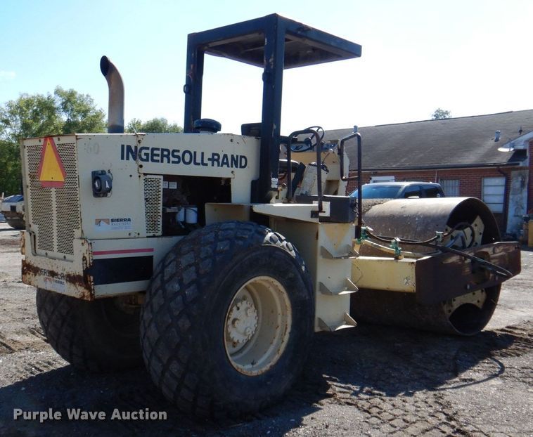 image for item DQ1879 1992 Ingersoll Rand SD-100D  single drum roller