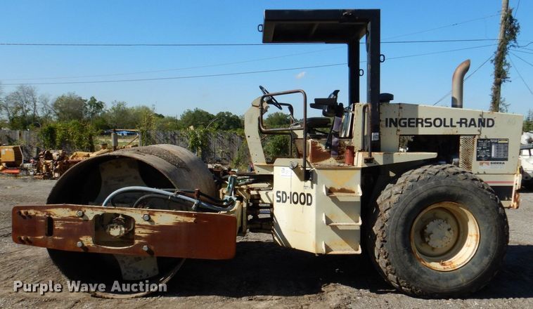 image for item DQ1879 1992 Ingersoll Rand SD-100D  single drum roller