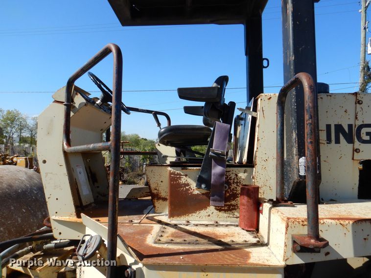 image for item DQ1879 1992 Ingersoll Rand SD-100D  single drum roller
