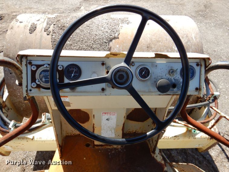 image for item DQ1879 1992 Ingersoll Rand SD-100D  single drum roller