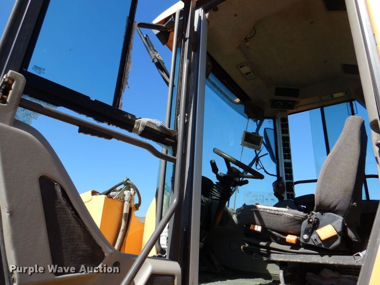 image for item DQ1880 2007 Volvo L90F  wheel loader