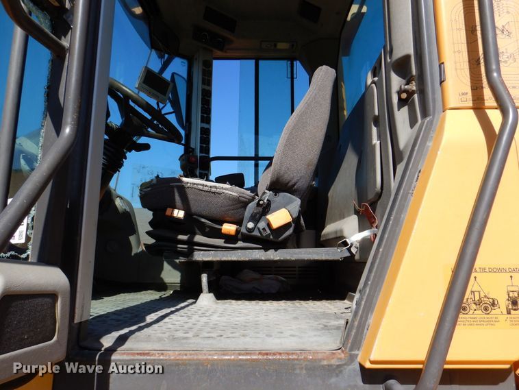 image for item DQ1880 2007 Volvo L90F  wheel loader