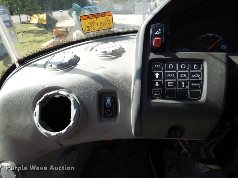 image for item DQ1880 2007 Volvo L90F  wheel loader