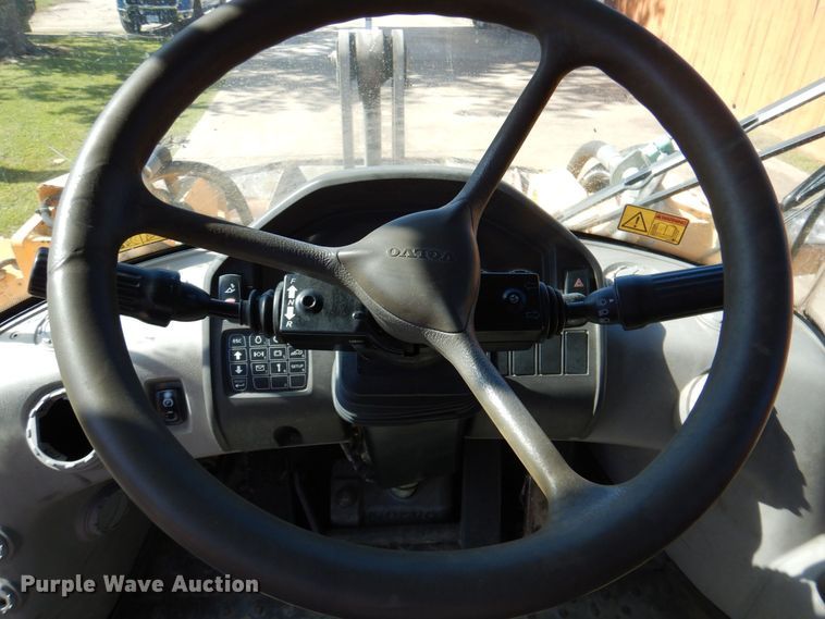 image for item DQ1880 2007 Volvo L90F  wheel loader