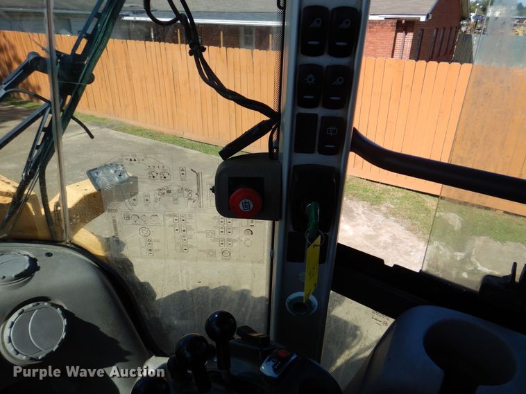 image for item DQ1880 2007 Volvo L90F  wheel loader