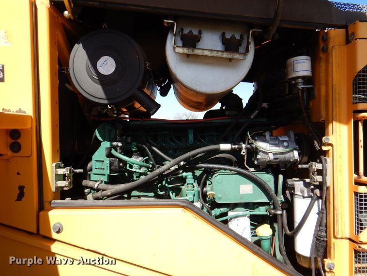 image for item DQ1880 2007 Volvo L90F  wheel loader