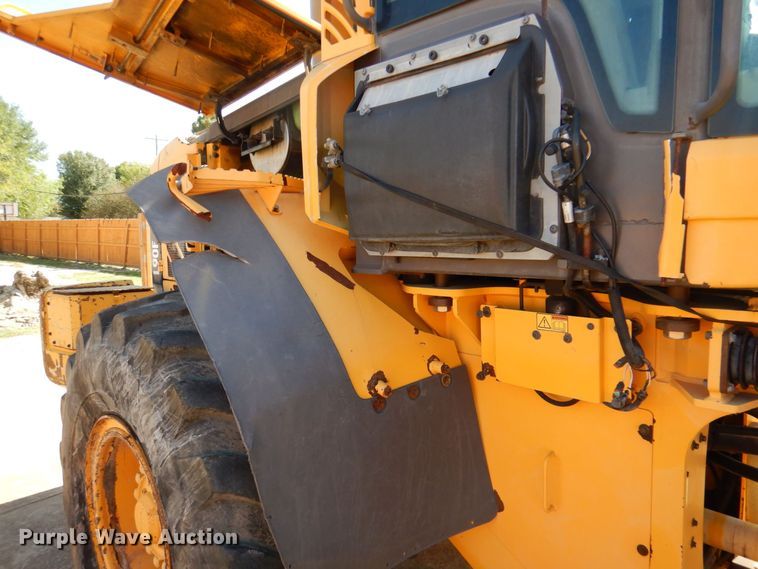 image for item DQ1880 2007 Volvo L90F  wheel loader