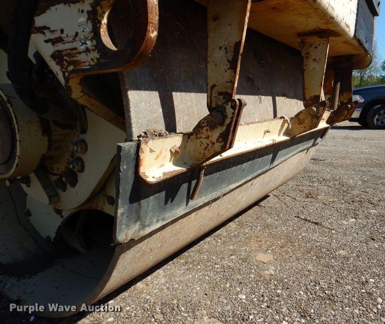 image for item DQ1881 2004 Ingersoll Rand DD-70HF  double drum roller