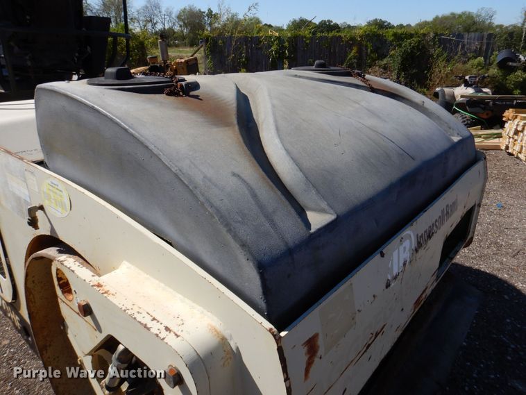 image for item DQ1881 2004 Ingersoll Rand DD-70HF  double drum roller