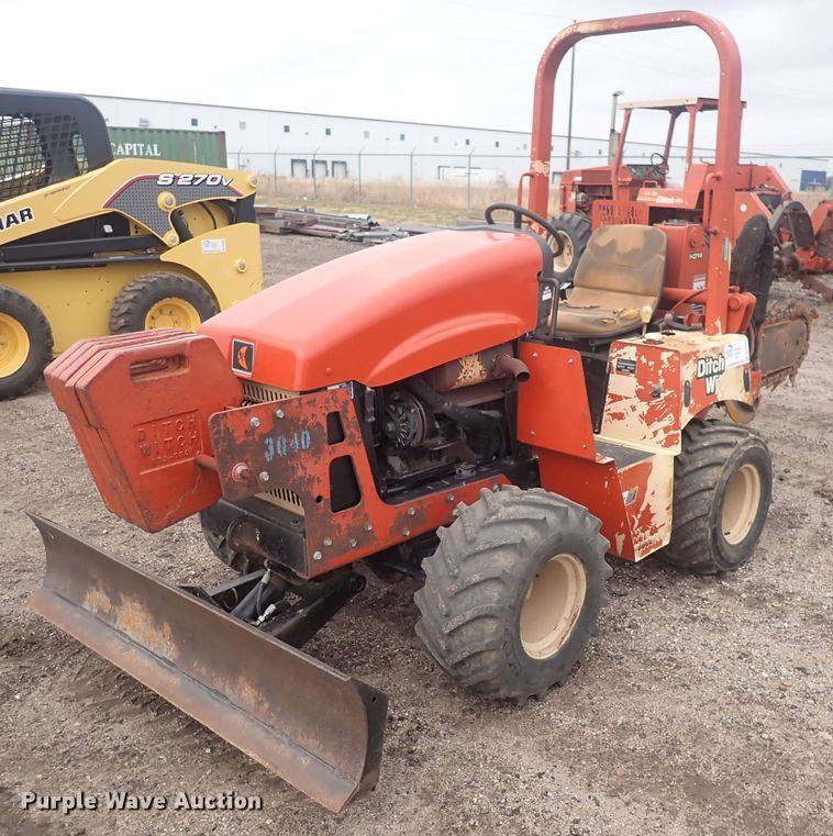 image for item DQ4885 2006 Ditch Witch RT40  trencher