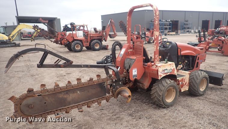 image for item DQ4885 2006 Ditch Witch RT40  trencher