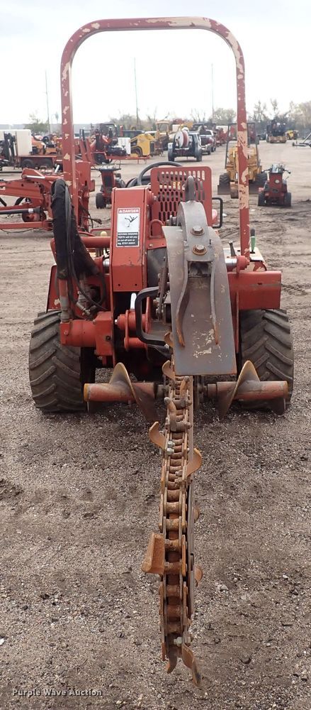 image for item DQ4885 2006 Ditch Witch RT40  trencher