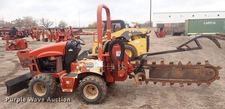 image for item DQ4885 2006 Ditch Witch RT40  trencher