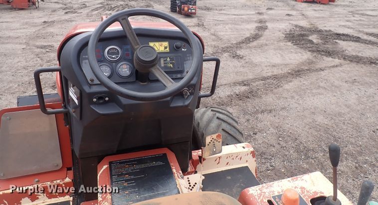 image for item DQ4885 2006 Ditch Witch RT40  trencher