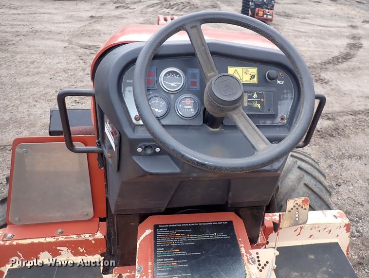 image for item DQ4885 2006 Ditch Witch RT40  trencher