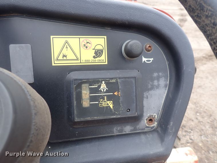 image for item DQ4885 2006 Ditch Witch RT40  trencher