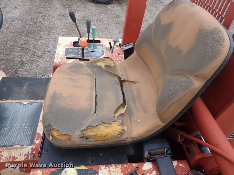 image for item DQ4885 2006 Ditch Witch RT40  trencher