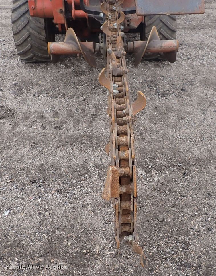image for item DQ4885 2006 Ditch Witch RT40  trencher