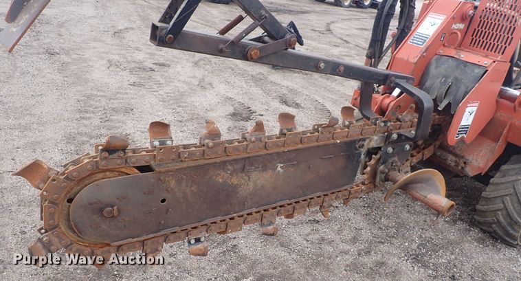 image for item DQ4885 2006 Ditch Witch RT40  trencher