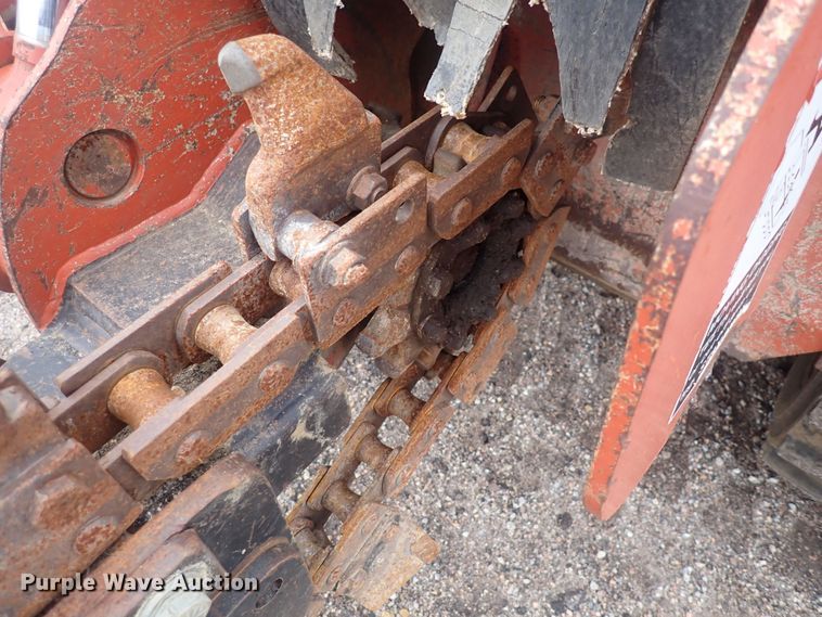 image for item DQ4885 2006 Ditch Witch RT40  trencher