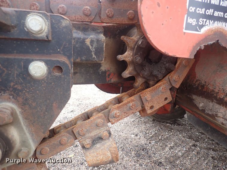 image for item DQ4885 2006 Ditch Witch RT40  trencher