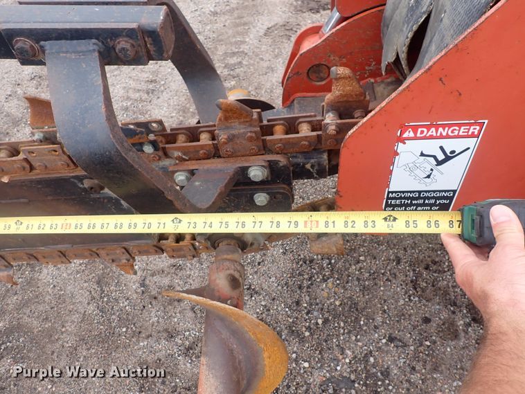 image for item DQ4885 2006 Ditch Witch RT40  trencher