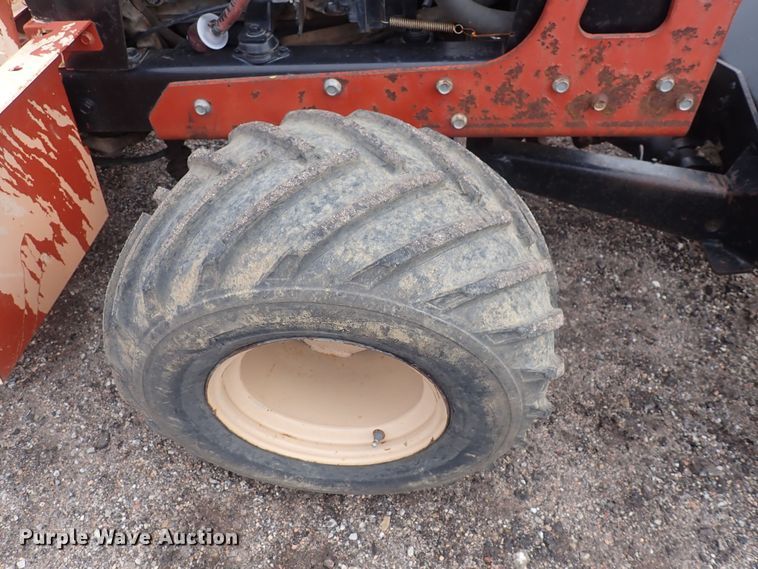 image for item DQ4885 2006 Ditch Witch RT40  trencher