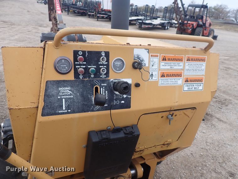 image for item DQ4886 1997 Case 360  trencher