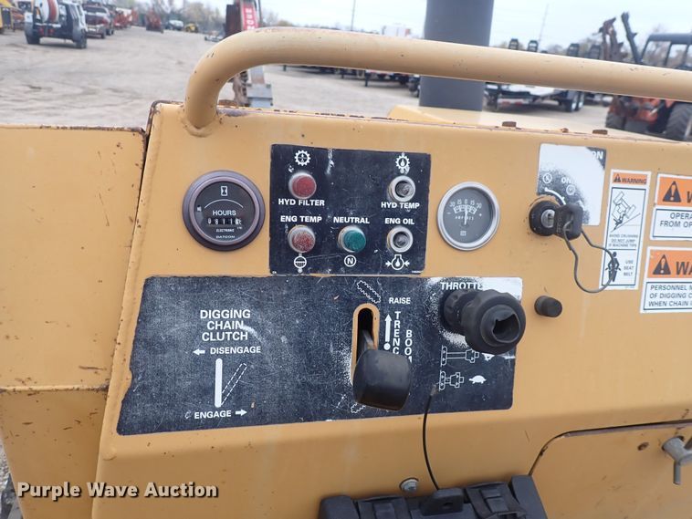 image for item DQ4886 1997 Case 360  trencher