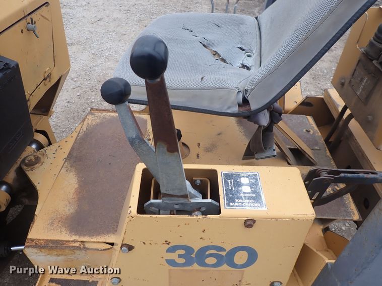 image for item DQ4886 1997 Case 360  trencher