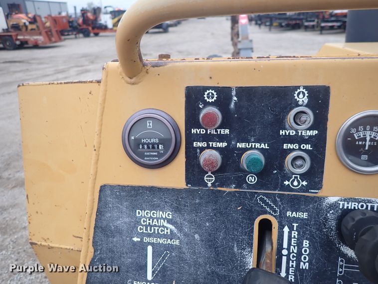 image for item DQ4886 1997 Case 360  trencher