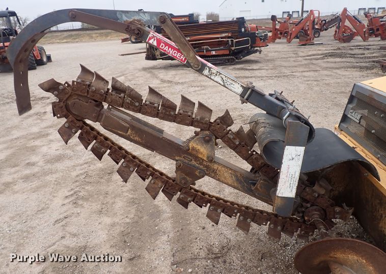 image for item DQ4886 1997 Case 360  trencher