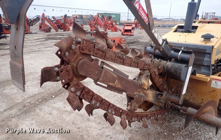 image for item DQ4886 1997 Case 360  trencher