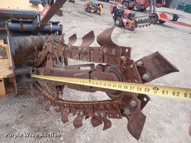 image for item DQ4886 1997 Case 360  trencher