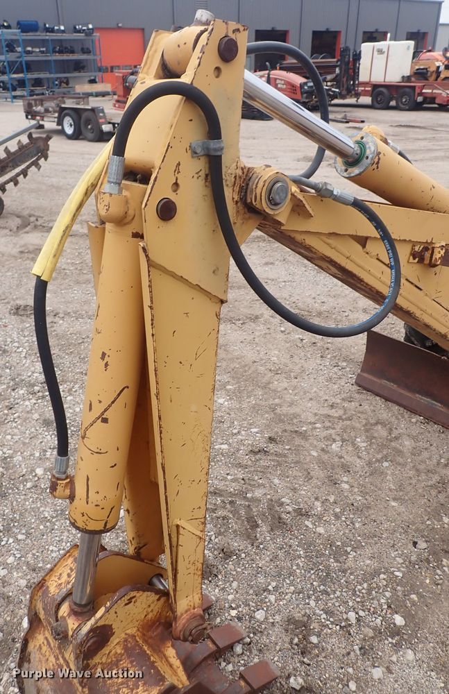 image for item DQ4886 1997 Case 360  trencher