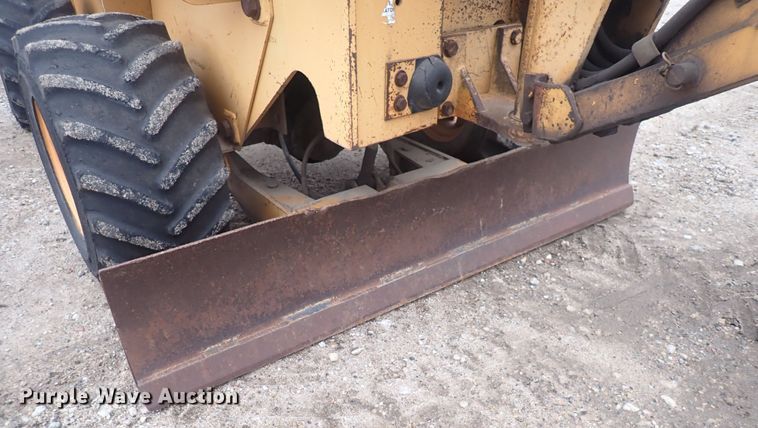 image for item DQ4886 1997 Case 360  trencher