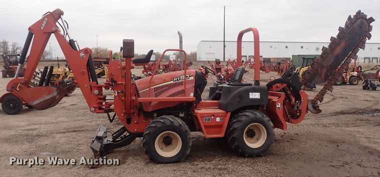 image for item DQ4889 2010 Ditch Witch RT80  trencher