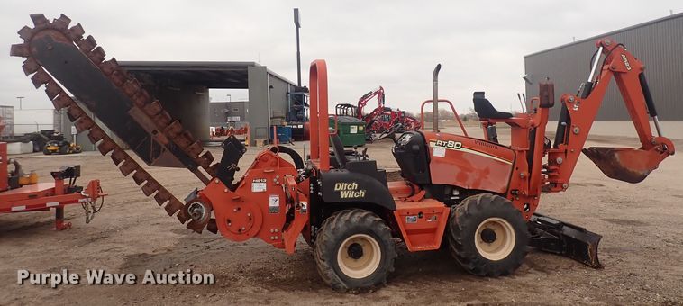 image for item DQ4889 2010 Ditch Witch RT80  trencher