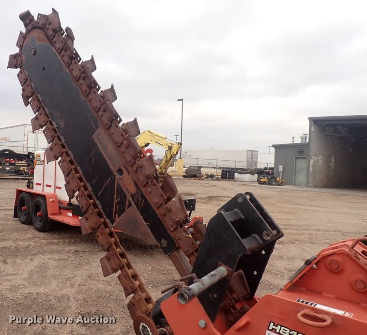 image for item DQ4889 2010 Ditch Witch RT80  trencher