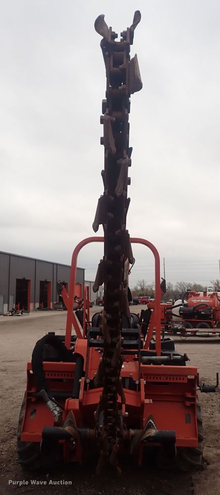 image for item DQ4889 2010 Ditch Witch RT80  trencher