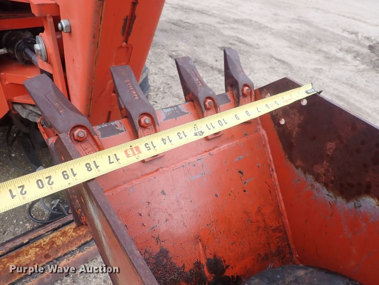 image for item DQ4889 2010 Ditch Witch RT80  trencher