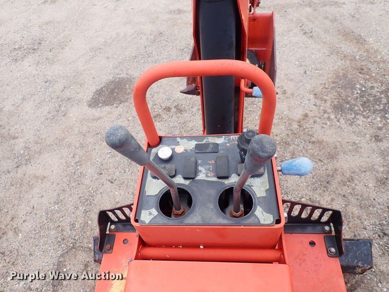 image for item DQ4889 2010 Ditch Witch RT80  trencher
