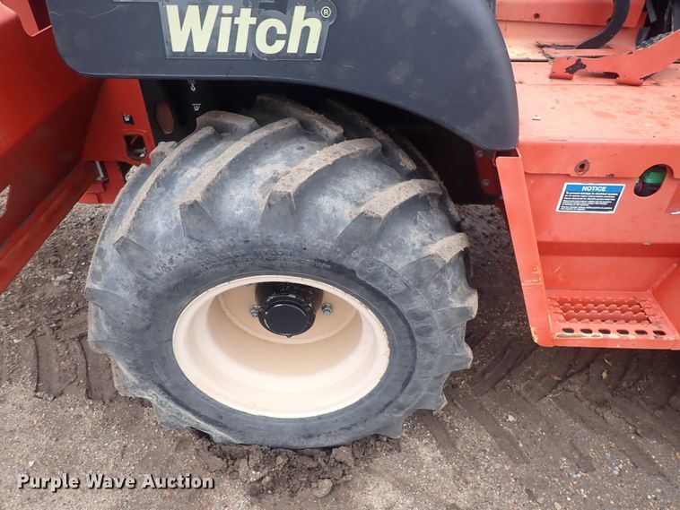 image for item DQ4889 2010 Ditch Witch RT80  trencher