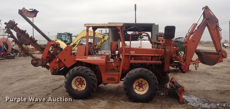 image for item DQ4890 1982 Ditch Witch 6510  trencher