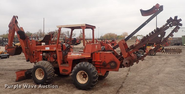 image for item DQ4890 1982 Ditch Witch 6510  trencher