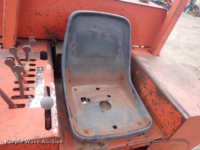 image for item DQ4890 1982 Ditch Witch 6510  trencher