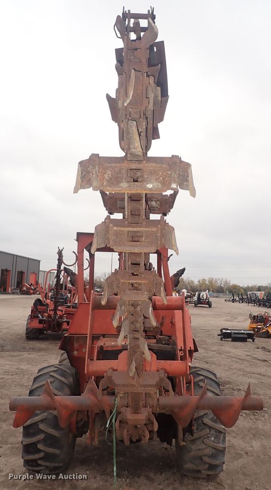 image for item DQ4890 1982 Ditch Witch 6510  trencher
