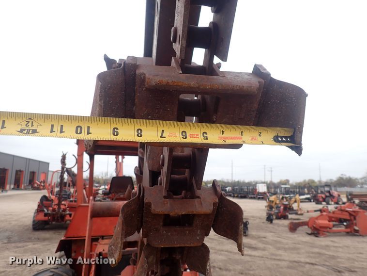 image for item DQ4890 1982 Ditch Witch 6510  trencher