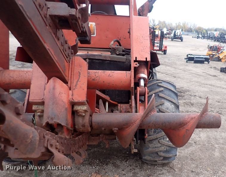 image for item DQ4890 1982 Ditch Witch 6510  trencher