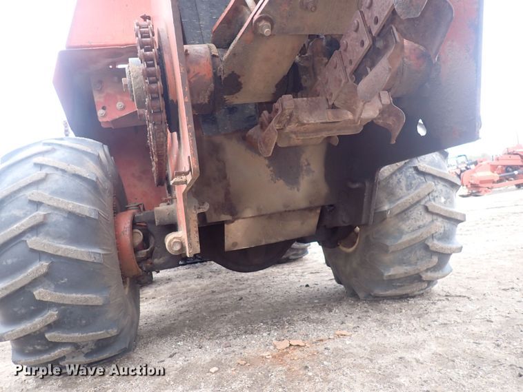 image for item DQ4890 1982 Ditch Witch 6510  trencher